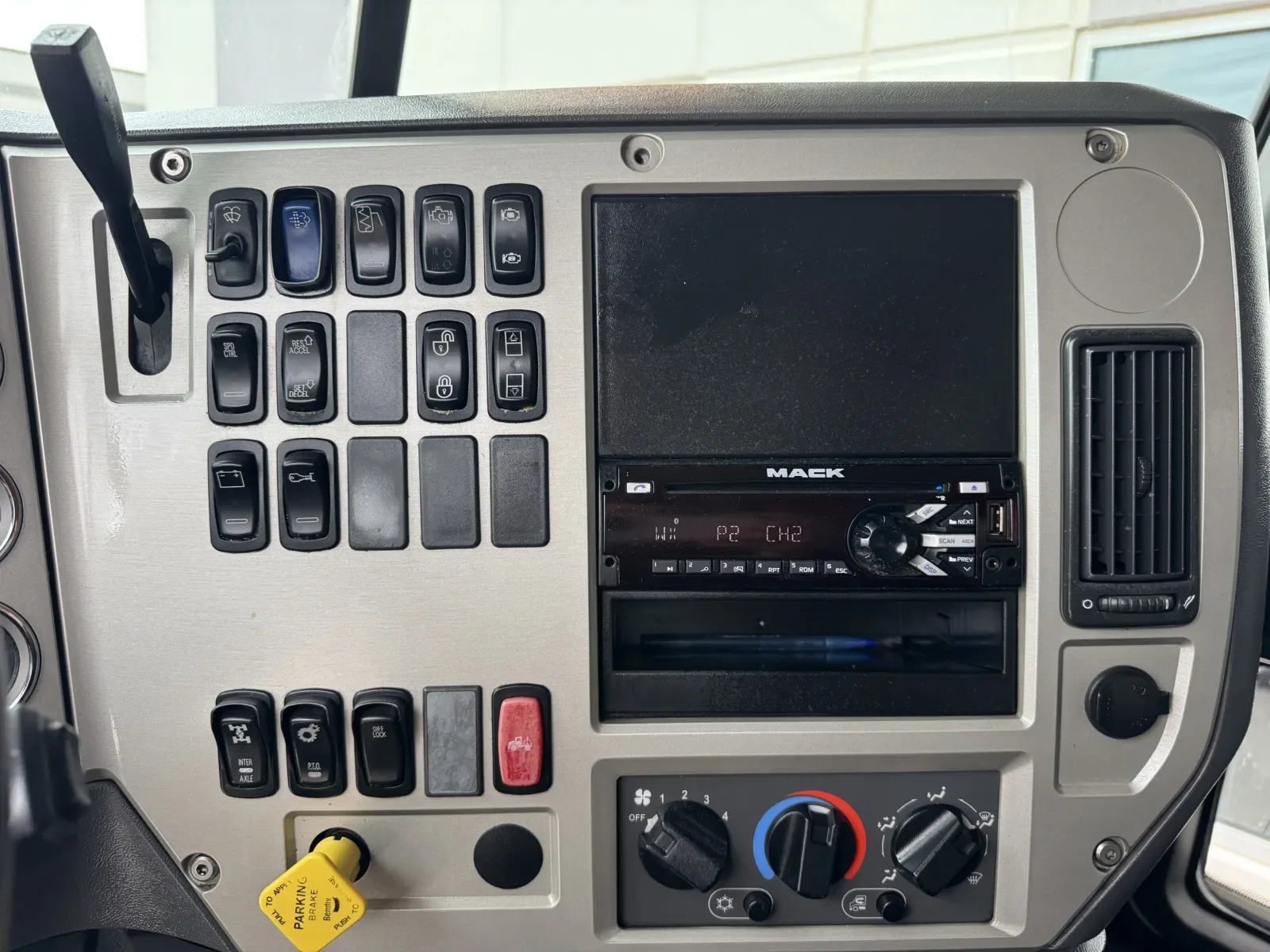 2016 Mack in Greer, SC — photo 19