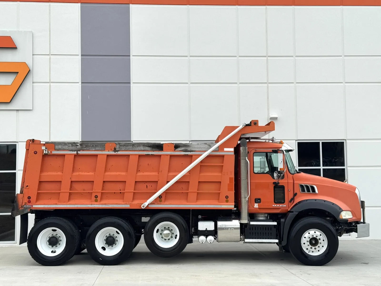 2016 Mack in Greer, SC — photo 4