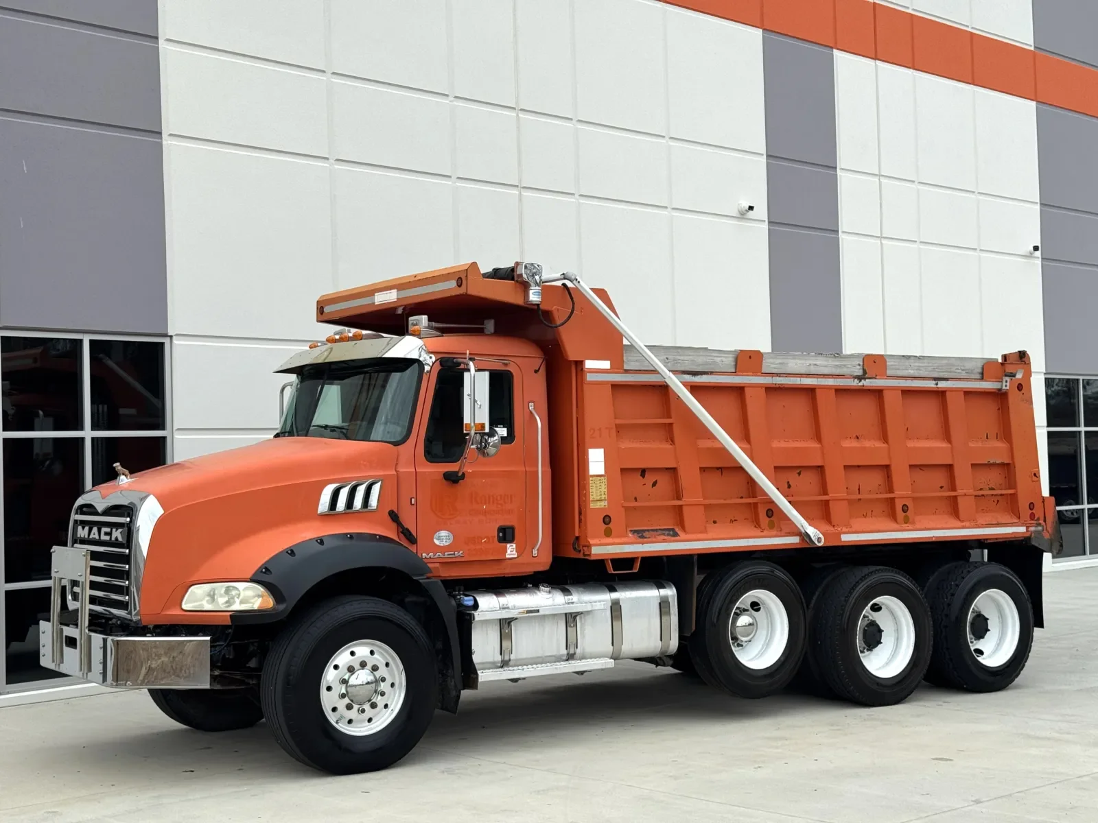 2016 Mack in Greer, SC — photo 3