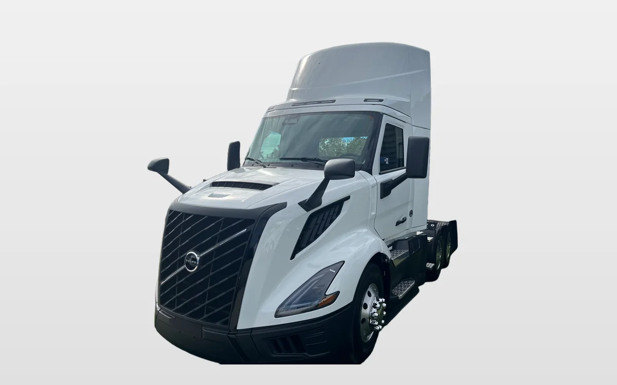 2025 Volvo - image 1