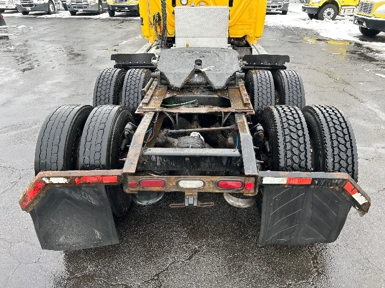 2019 Freightliner Cascadia - image 6