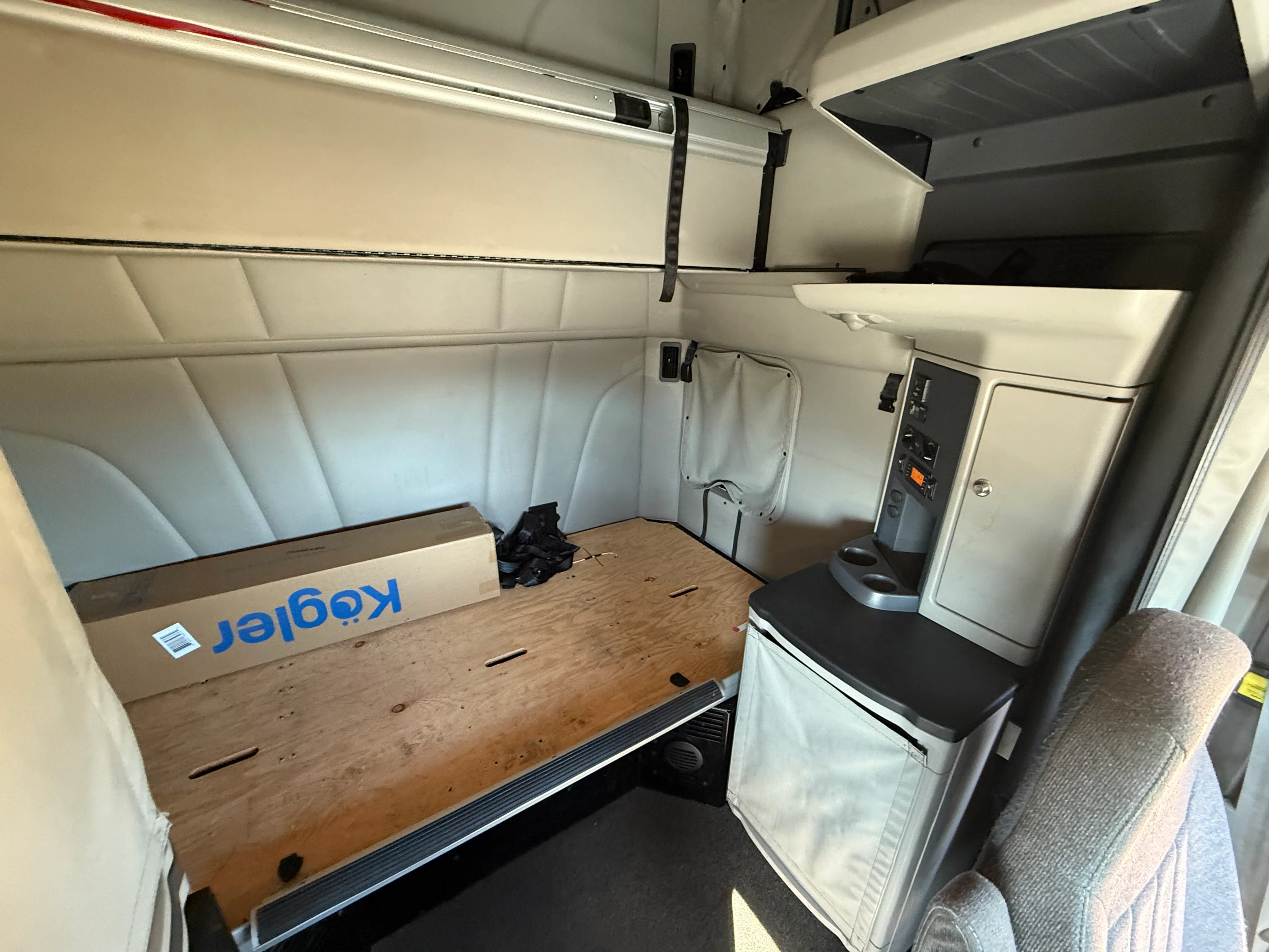 2023 Peterbilt 579 - image 11