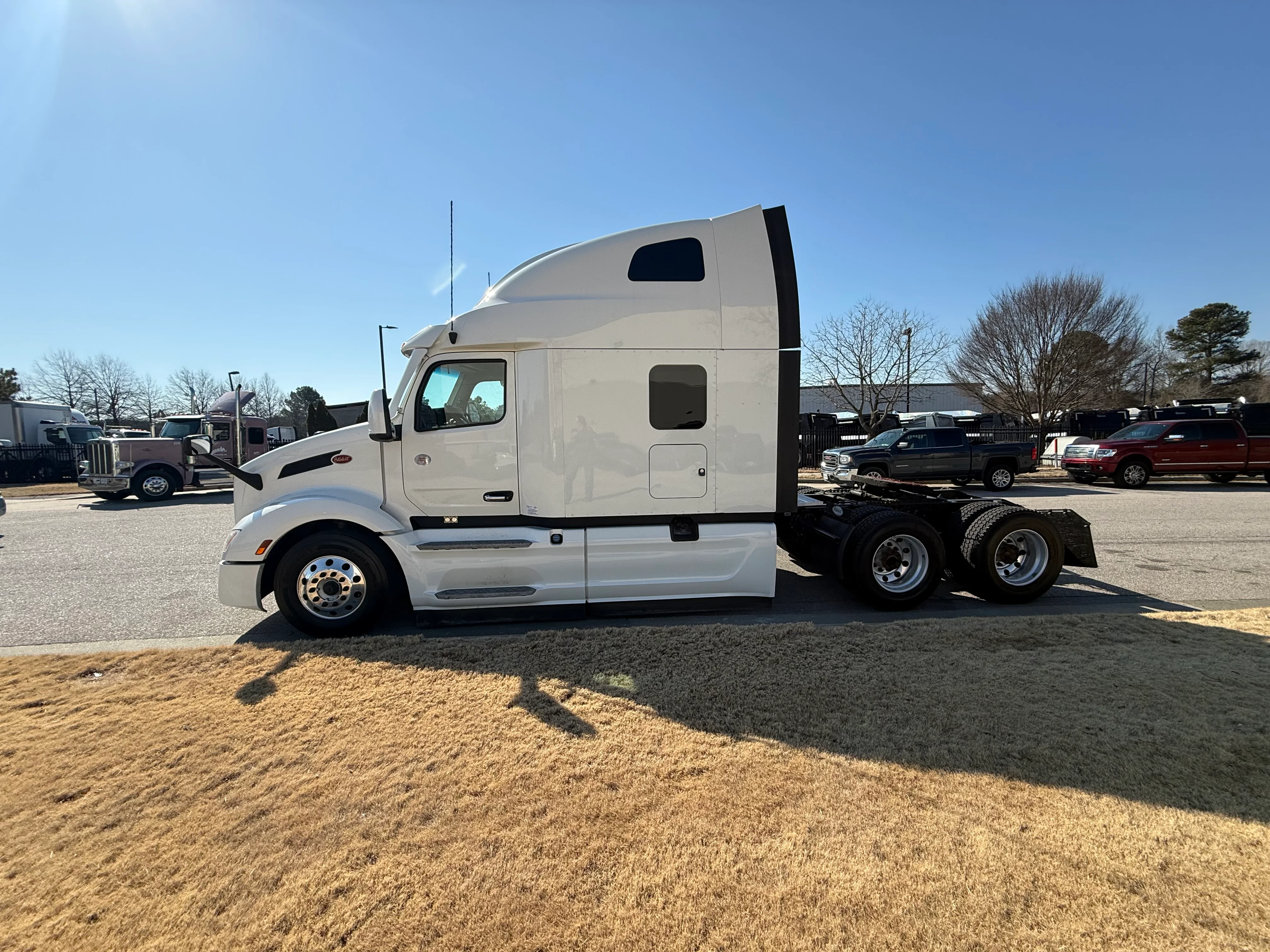 2023 Peterbilt 579 - image 3