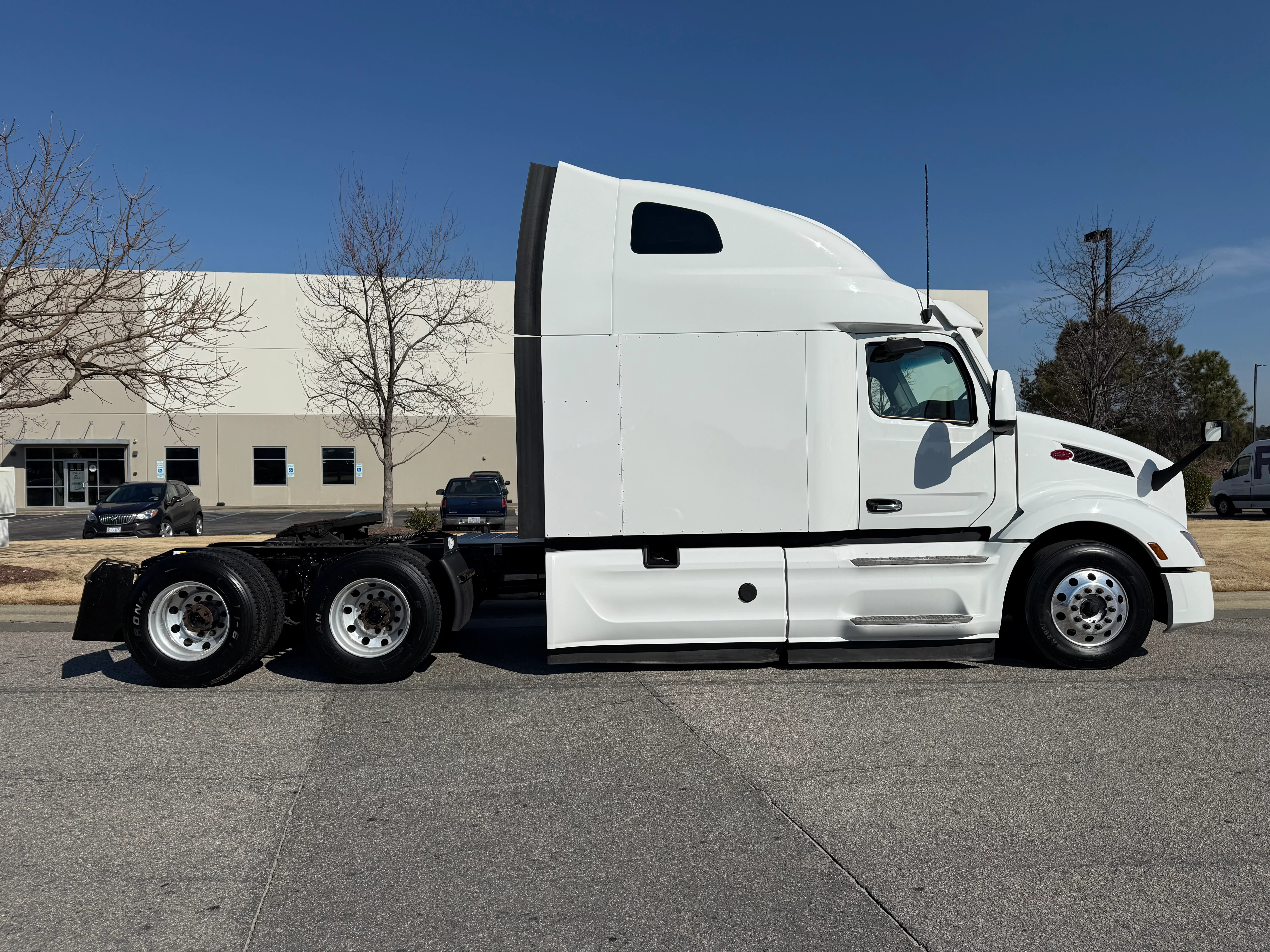 2023 Peterbilt 579 - image 7