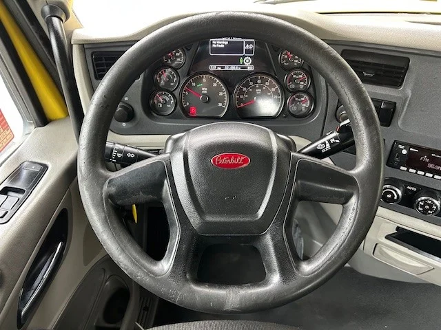 2020 Peterbilt 579 in Charlotte, NC — photo 16