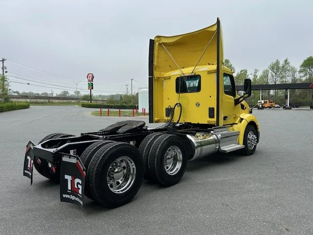 2020 Peterbilt 579 in Charlotte, NC — photo 4