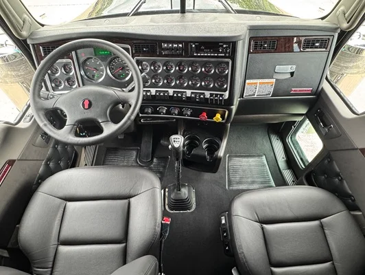 2027 Kenworth W900 in St. Joseph, MO — photo 17