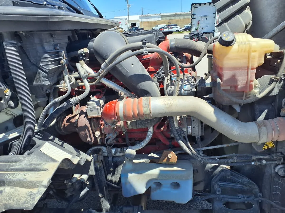 2019 International LT in Cleveland, OH — photo 10