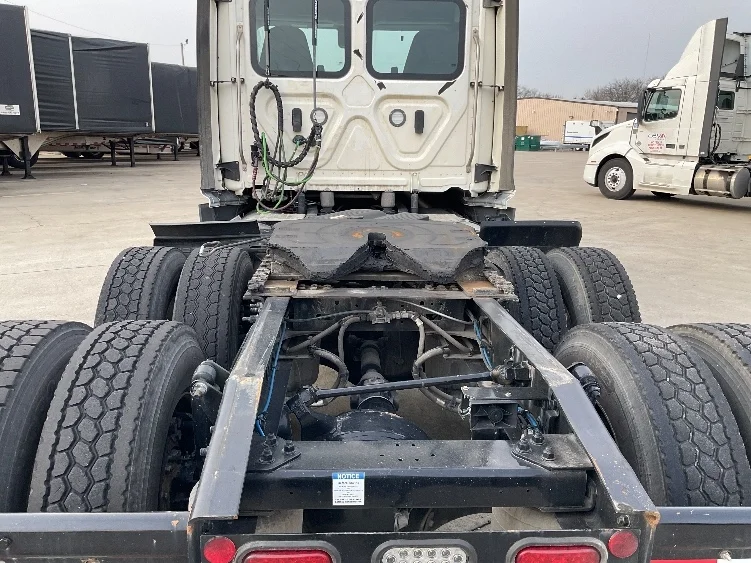 2022 Freightliner Cascadia in Elizabethtown, KY — photo 6
