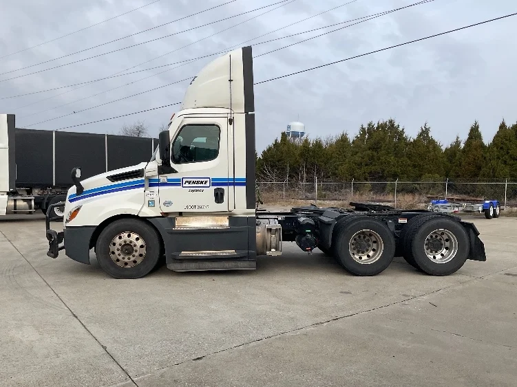 2022 Freightliner Cascadia in Elizabethtown, KY — photo 4