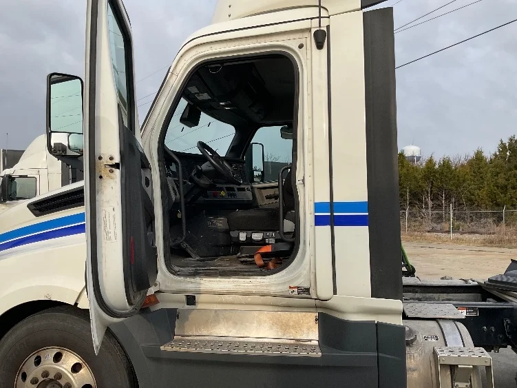 2022 Freightliner Cascadia in Elizabethtown, KY — photo 9