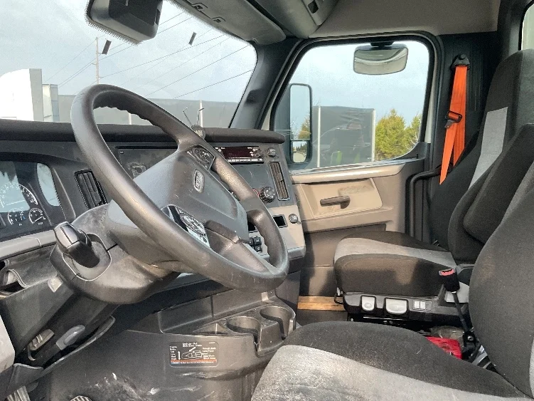 2022 Freightliner Cascadia in Elizabethtown, KY — photo 10