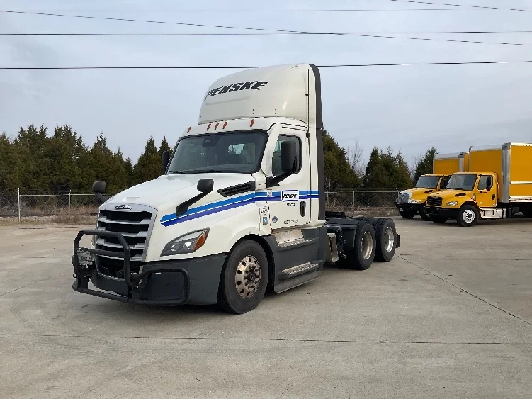 2022 Freightliner Cascadia in Elizabethtown, KY — photo 3