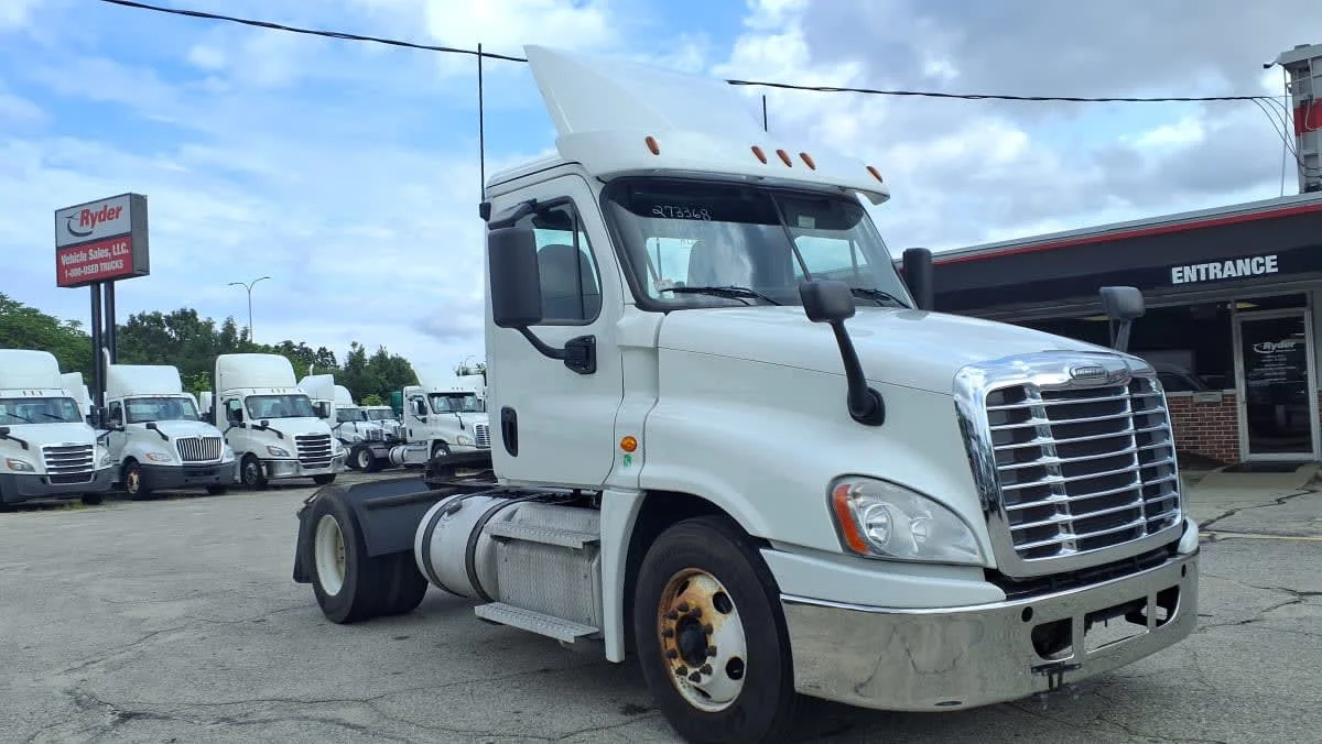 2020 Freightliner Cascadia in Warwick, RI — photo 3
