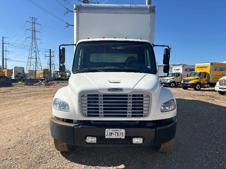 2018 Freightliner M2 106 - image 2
