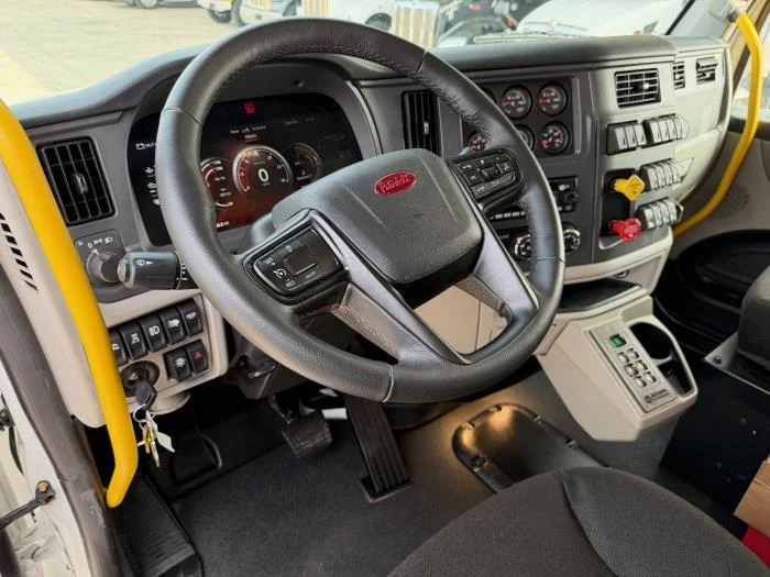 2026 Peterbilt 567 - image 12