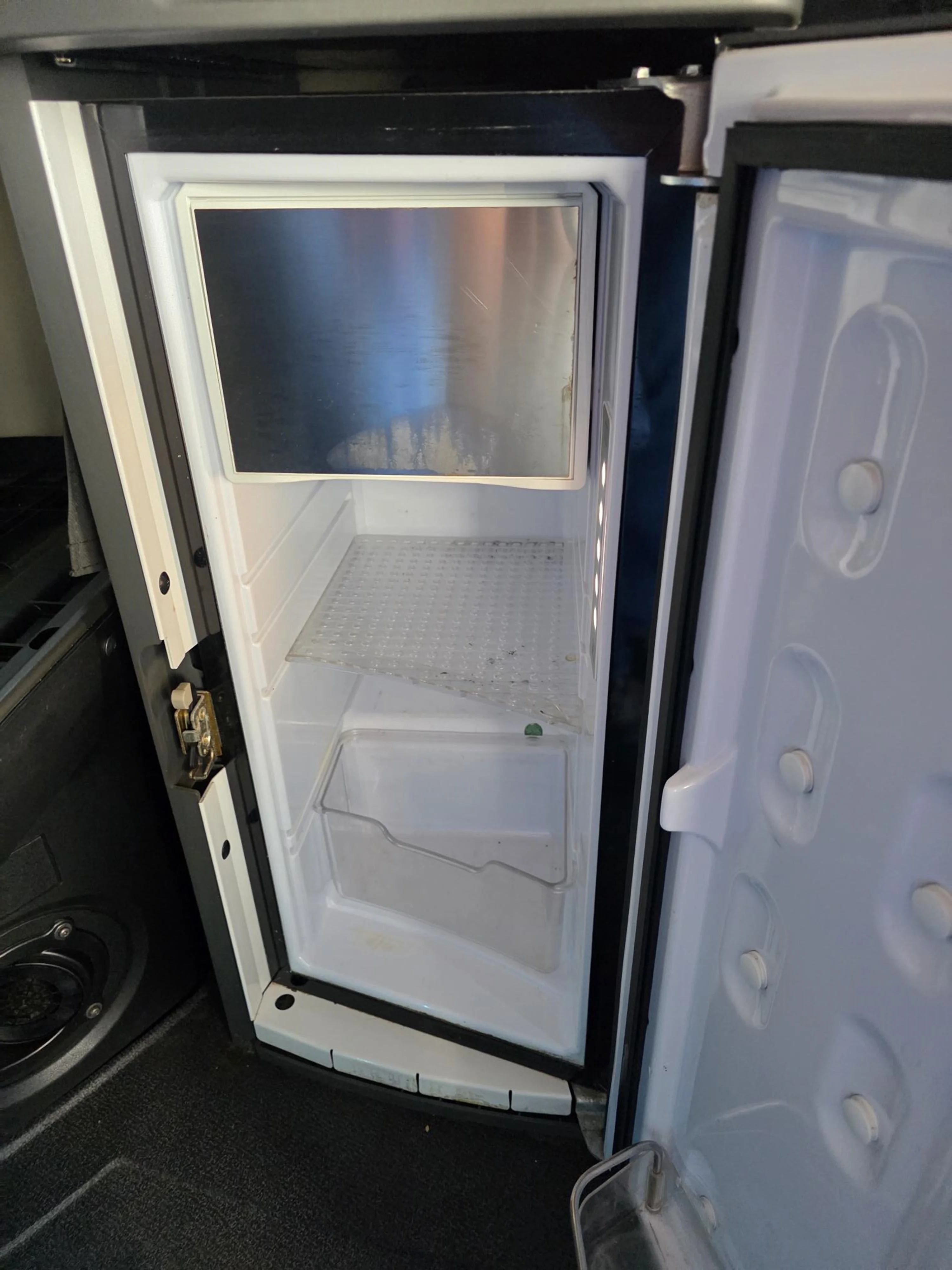 2021 Volvo VNL 760 - image 9