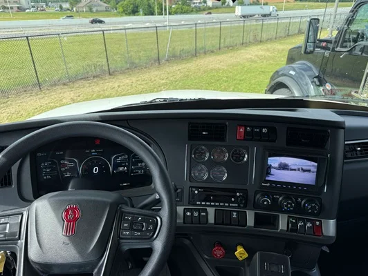 2027 Kenworth T880 in Jackson, TN — photo 3