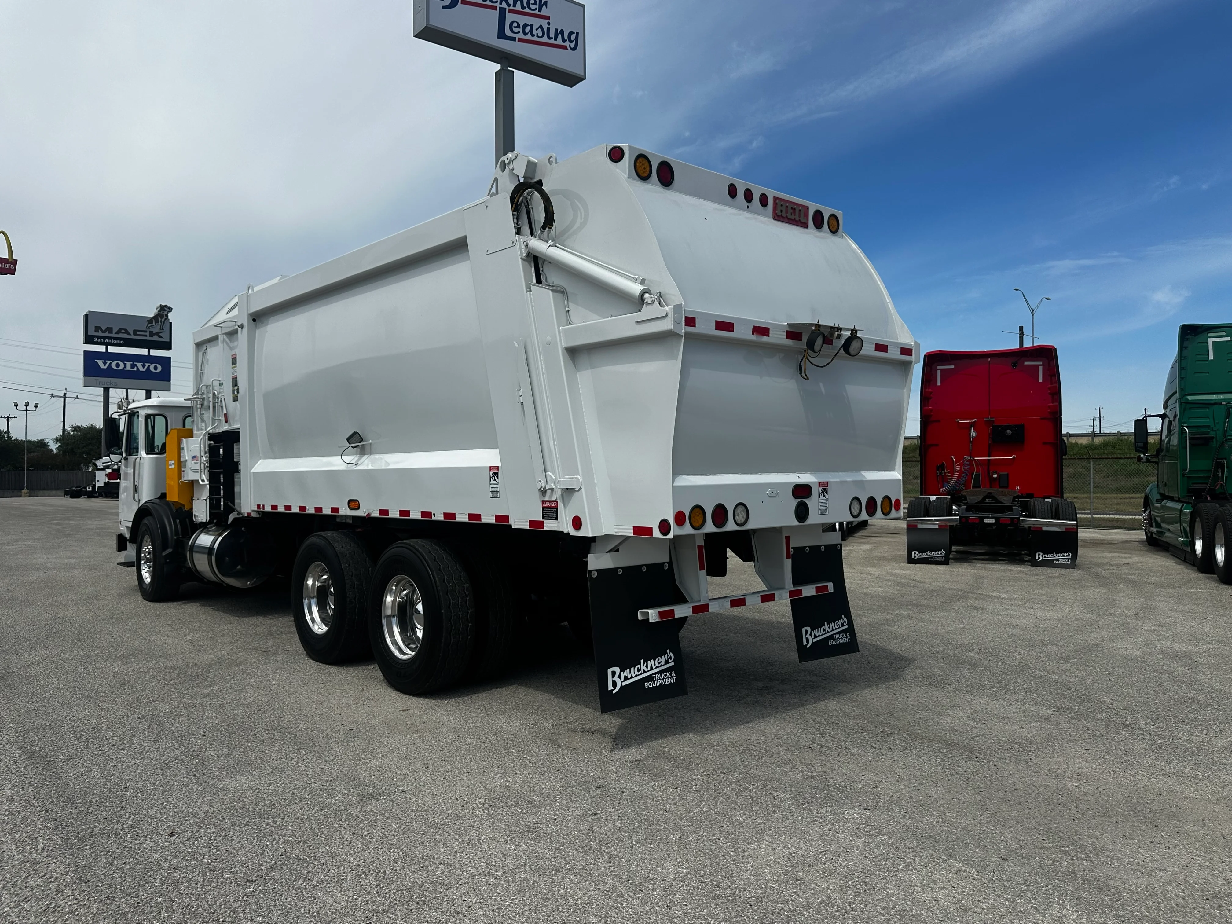 2019 Autocar in Tulsa, OK — photo 8