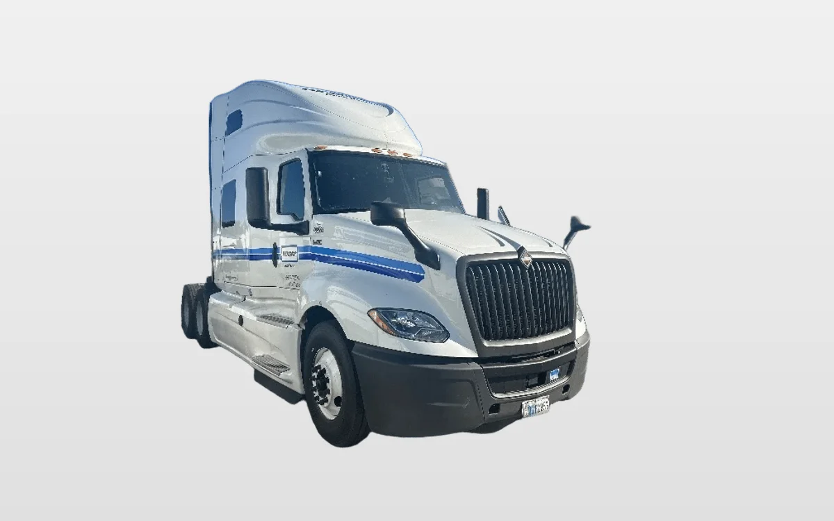 2023 International LT - image 1