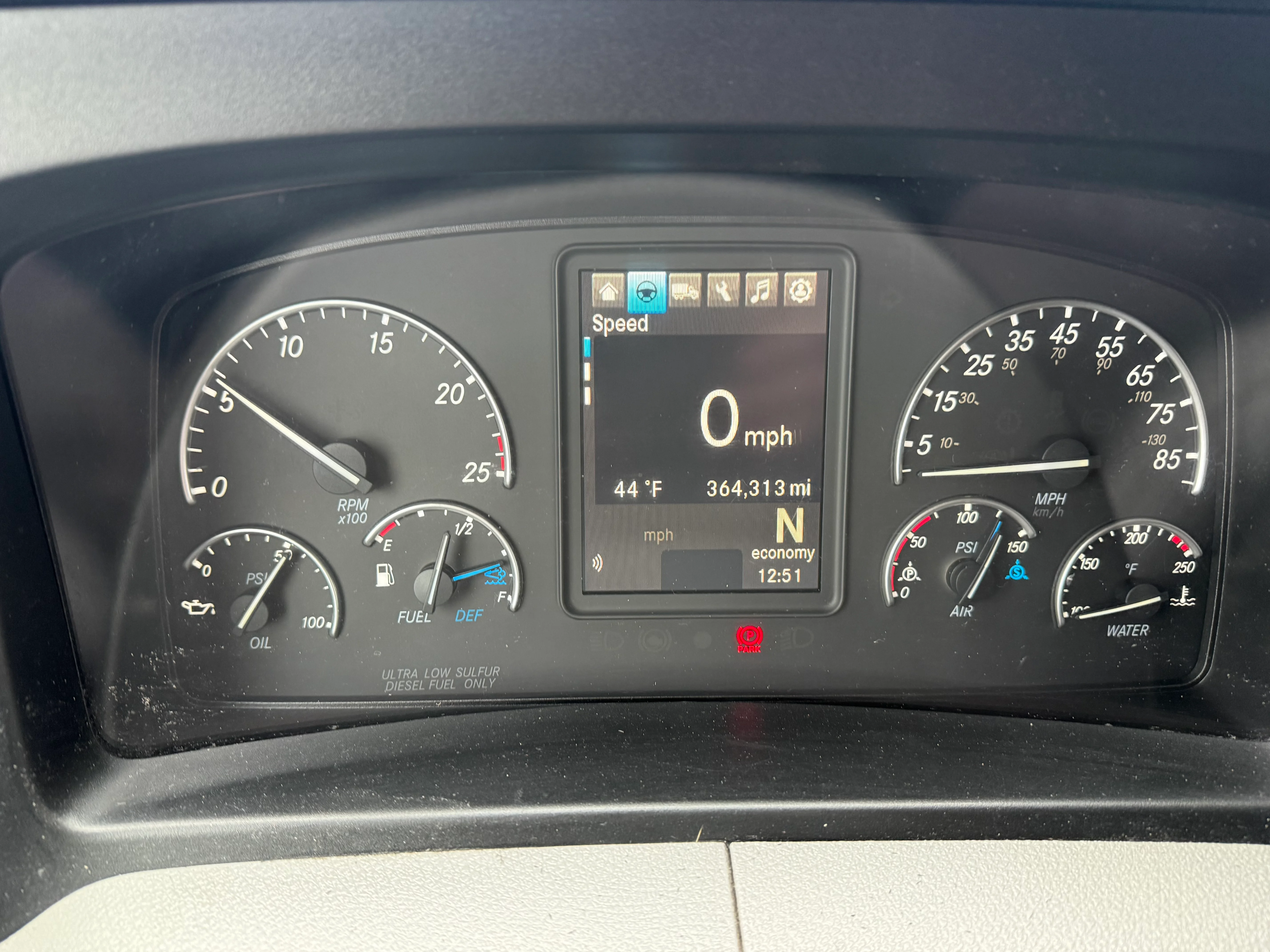 2022 Freightliner Cascadia - image 14