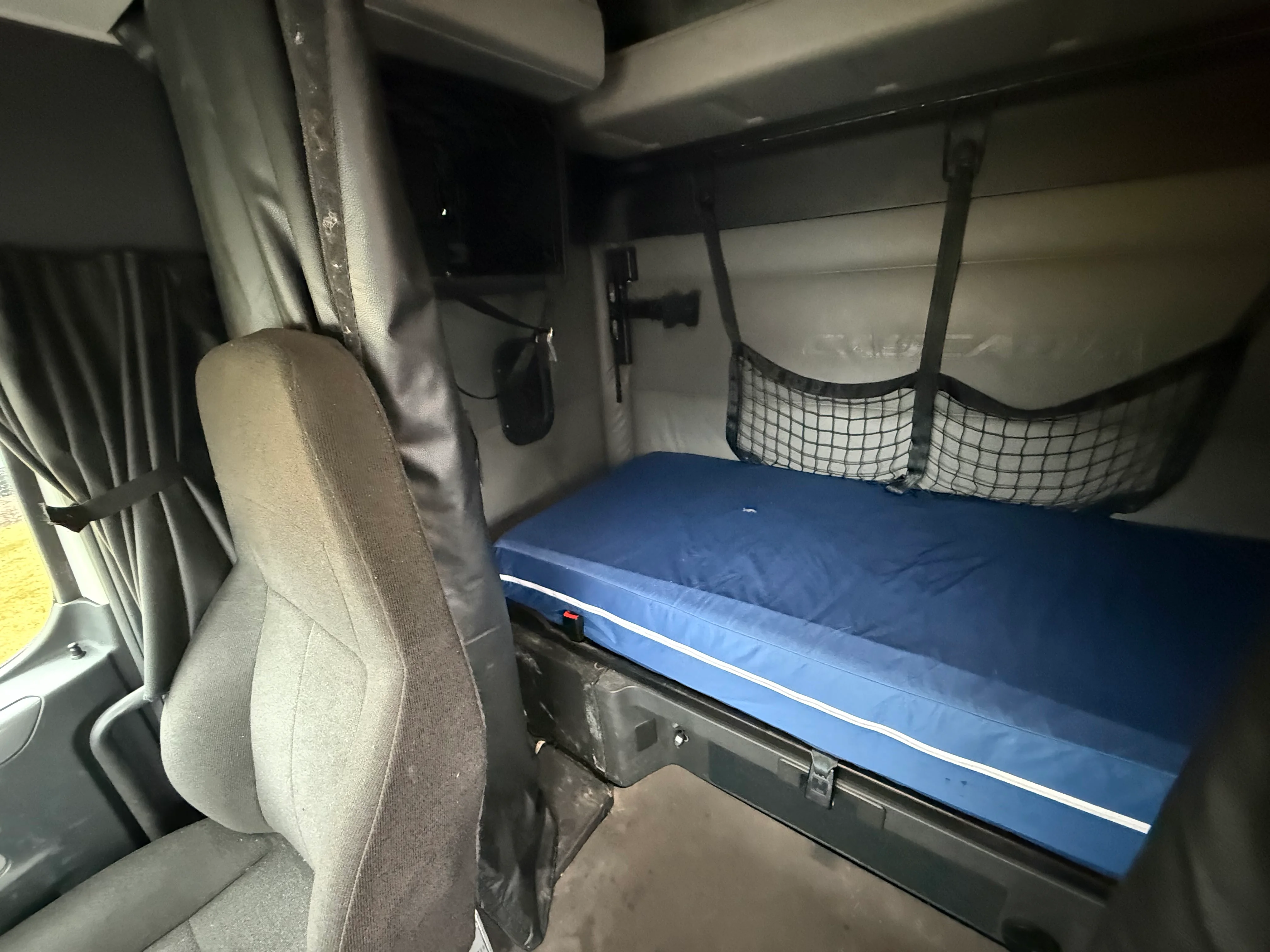 2022 Freightliner Cascadia in Florence, SC — photo 10