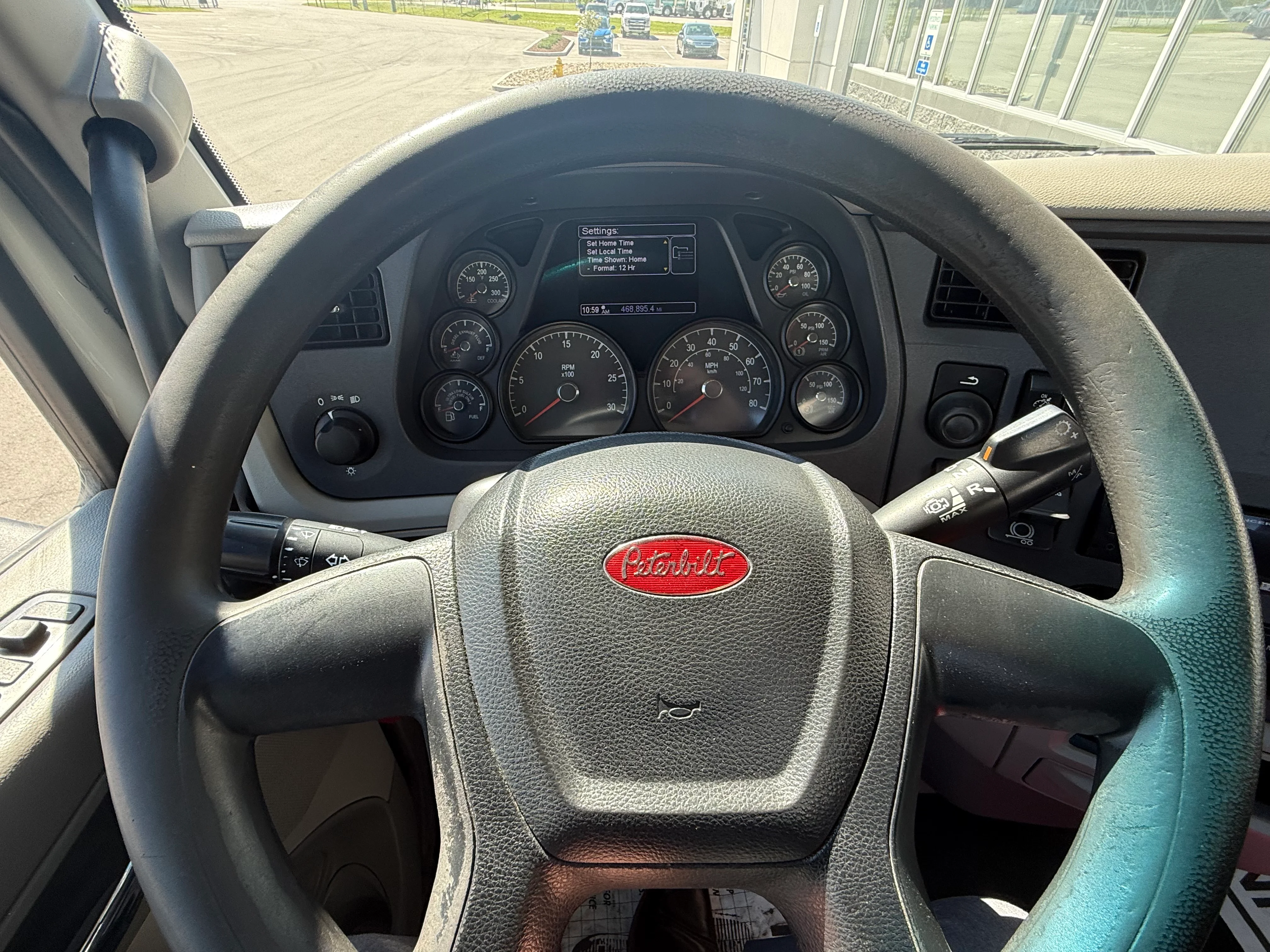 2021 Peterbilt 579 in Evansville, IN — photo 9