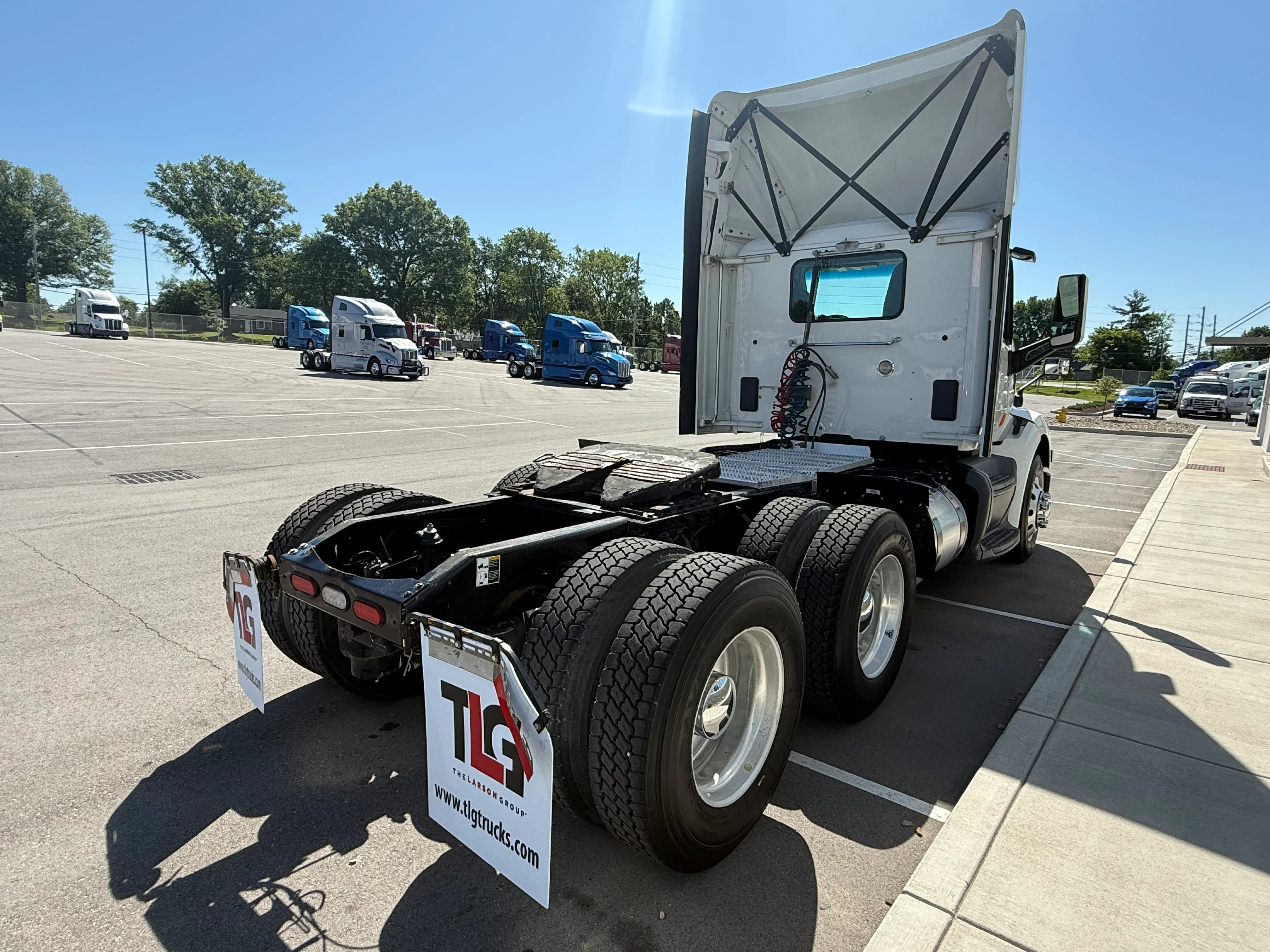 2021 Peterbilt 579 in Evansville, IN — photo 4