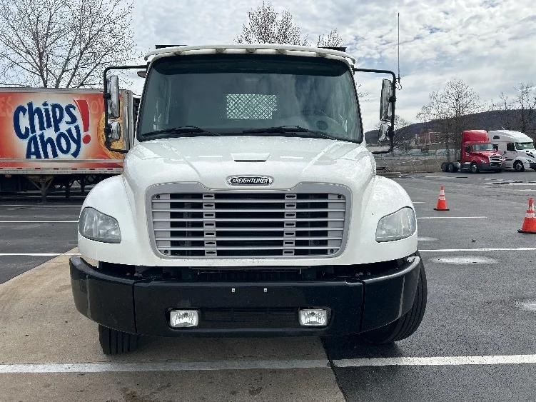 2020 Freightliner M2 106 - image 2