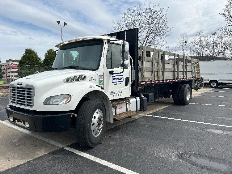 2020 Freightliner M2 106 - image 3