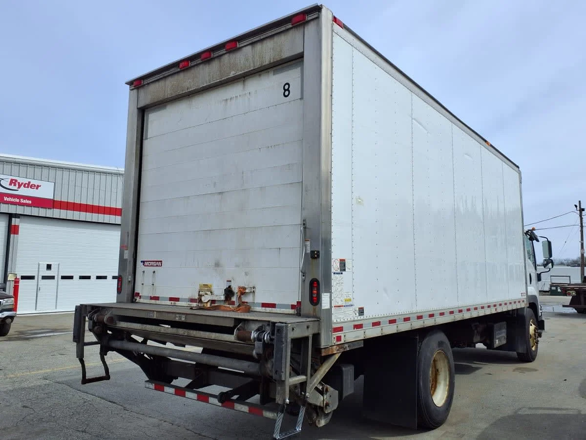 2019 Isuzu FTR - image 4