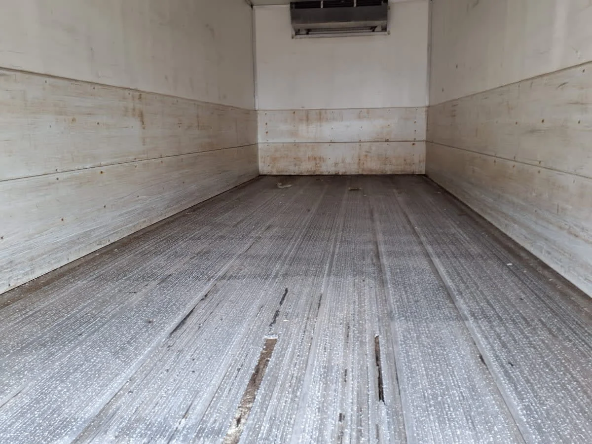 2019 Isuzu FTR - image 9