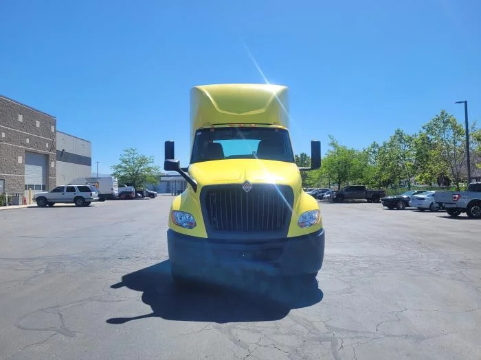 2023 International LT — photo 3