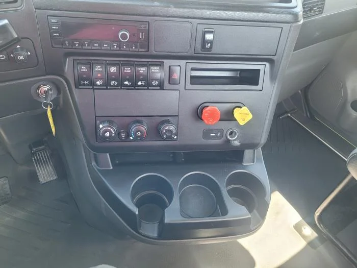 2023 International LT — photo 14