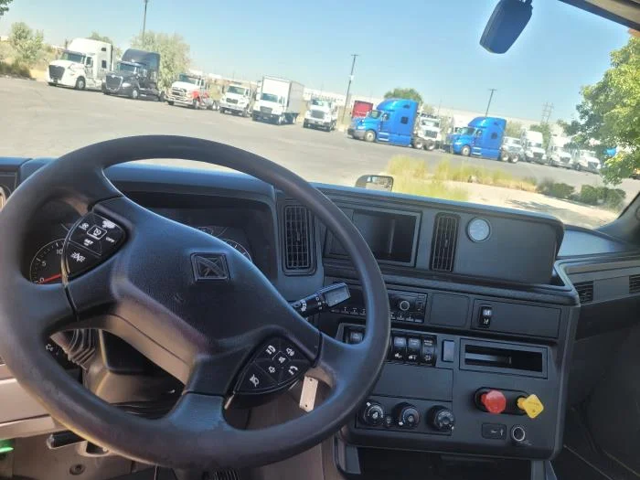 2023 International LT — photo 9