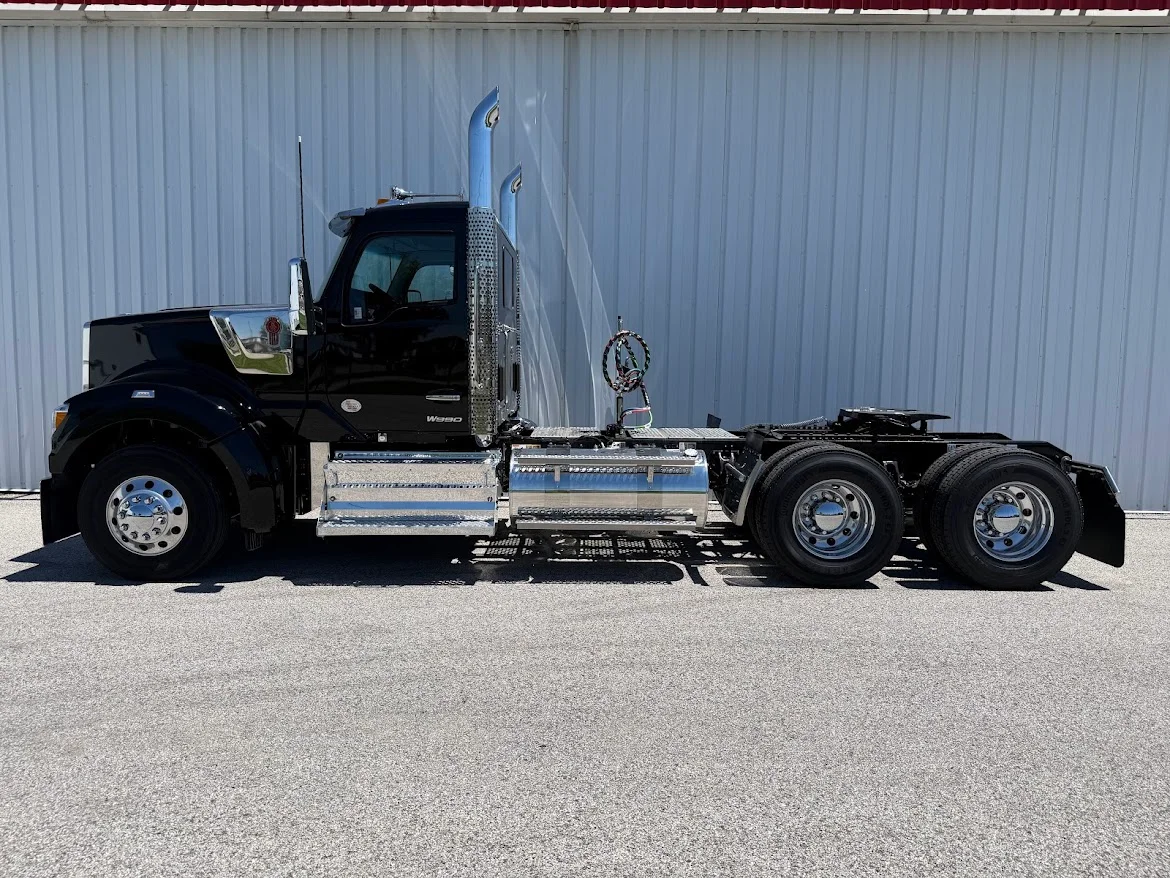 2027 Kenworth W990 in Fenton, MO — photo 6