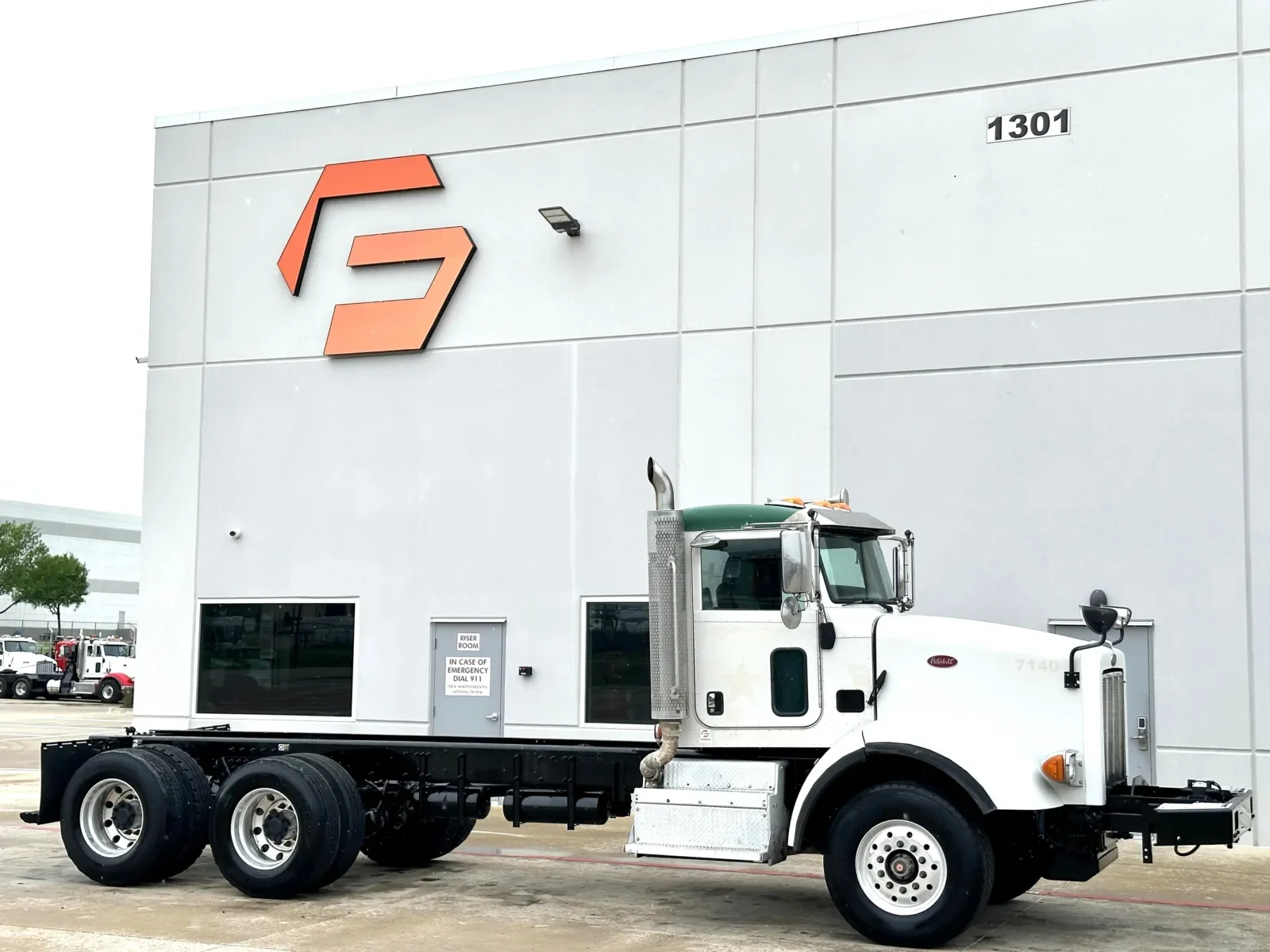 2015 Peterbilt 365 in Hutchins, TX