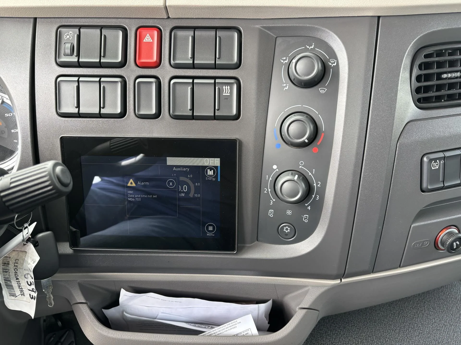 2026 Peterbilt 220EV - image 8