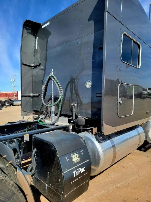 2021 Peterbilt 389 - image 20