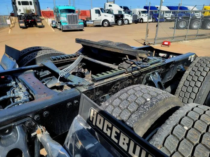 2021 Peterbilt 389 - image 16