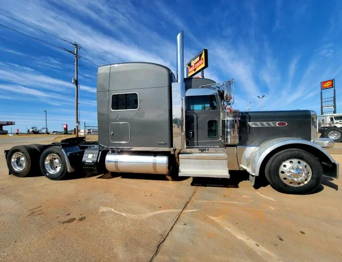 2021 Peterbilt 389 - image 6