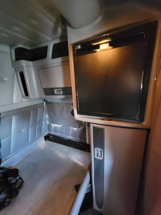 2021 Peterbilt 389 - image 31