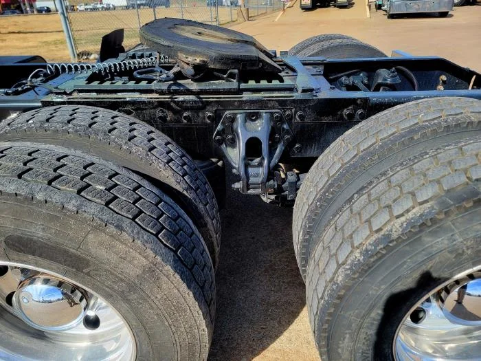 2021 Peterbilt 389 - image 18