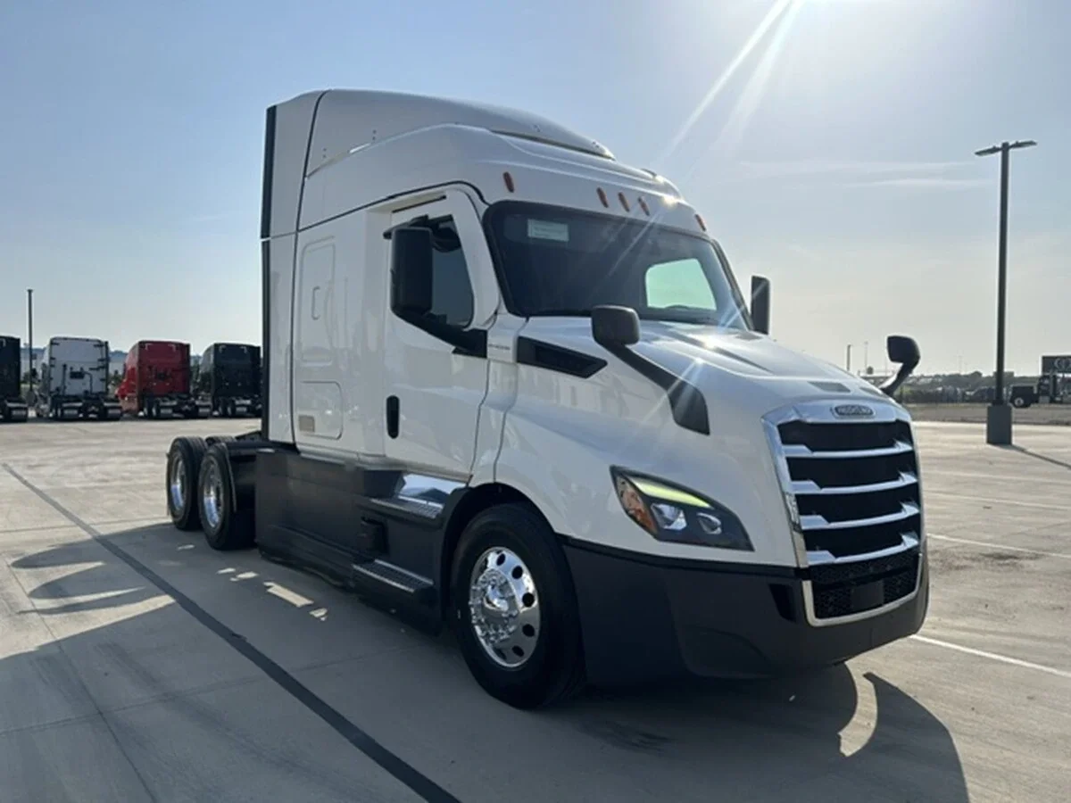 2022 Freightliner Cascadia — photo 6