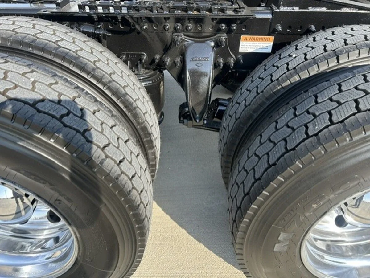 2022 Freightliner Cascadia — photo 10