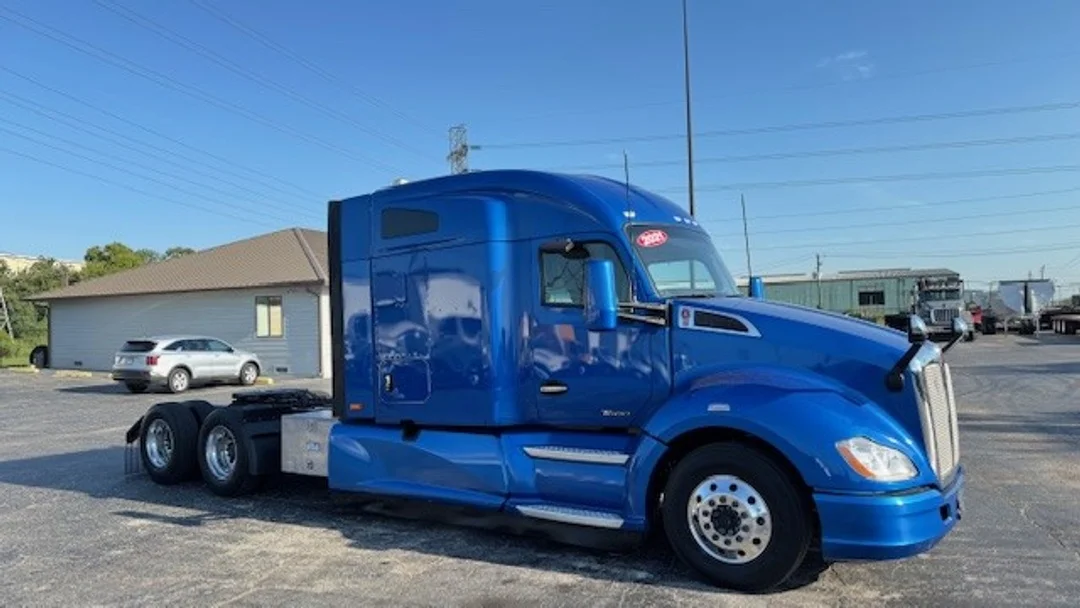 2021 Kenworth T680 - image 3