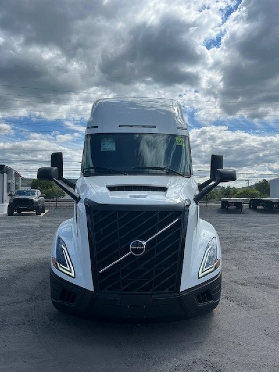 2026 Volvo VNL 860 in Dunmore, PA — photo 5