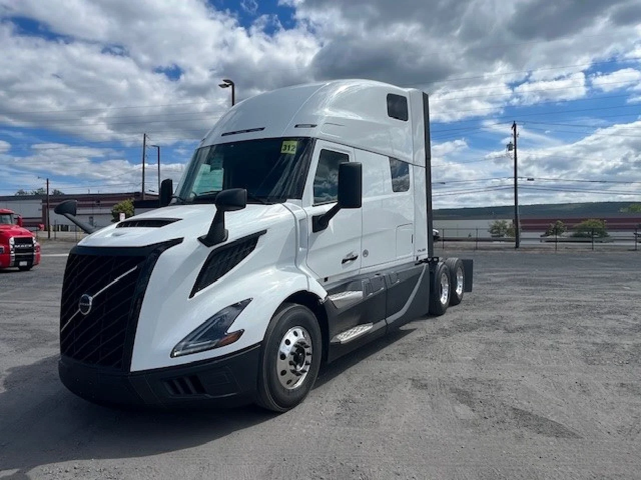 2026 Volvo VNL 860 in Dunmore, PA — photo 2