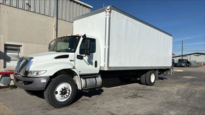 2022 International MV - image 2