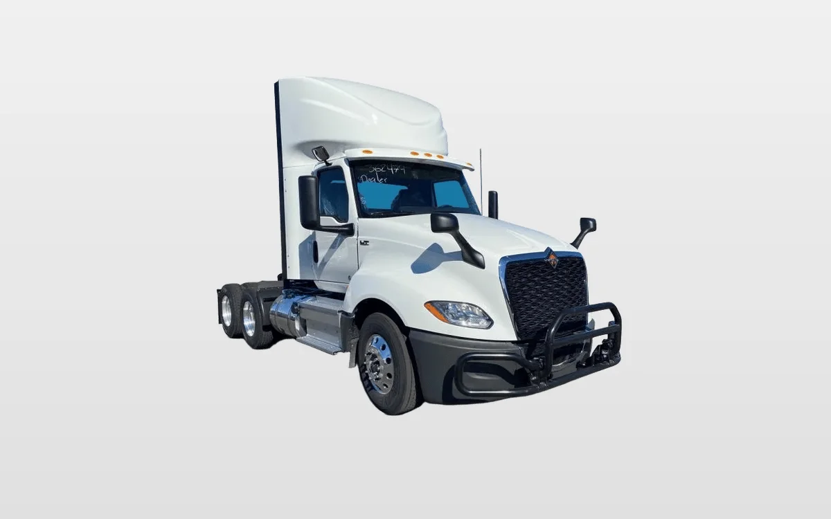 2025 International LT - image 1